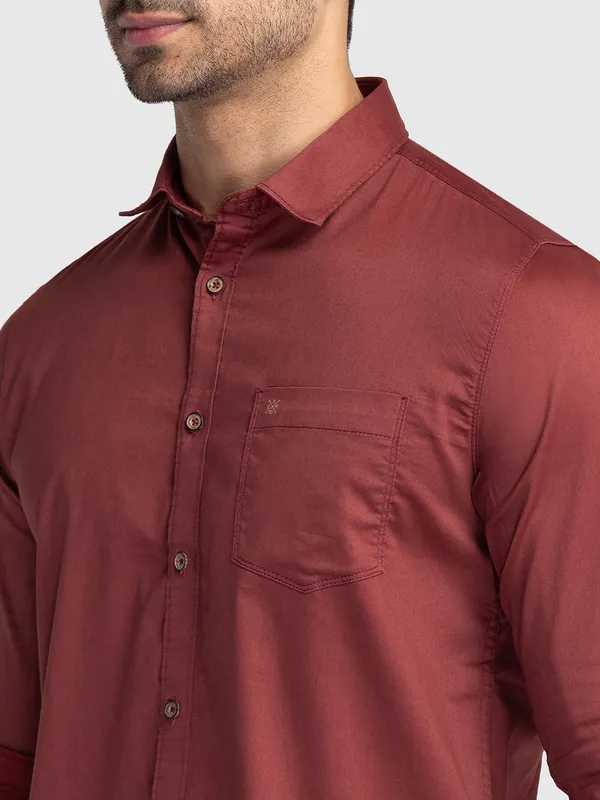 Oxemberg Men Maroon Slim Fit solid Casual Shirt