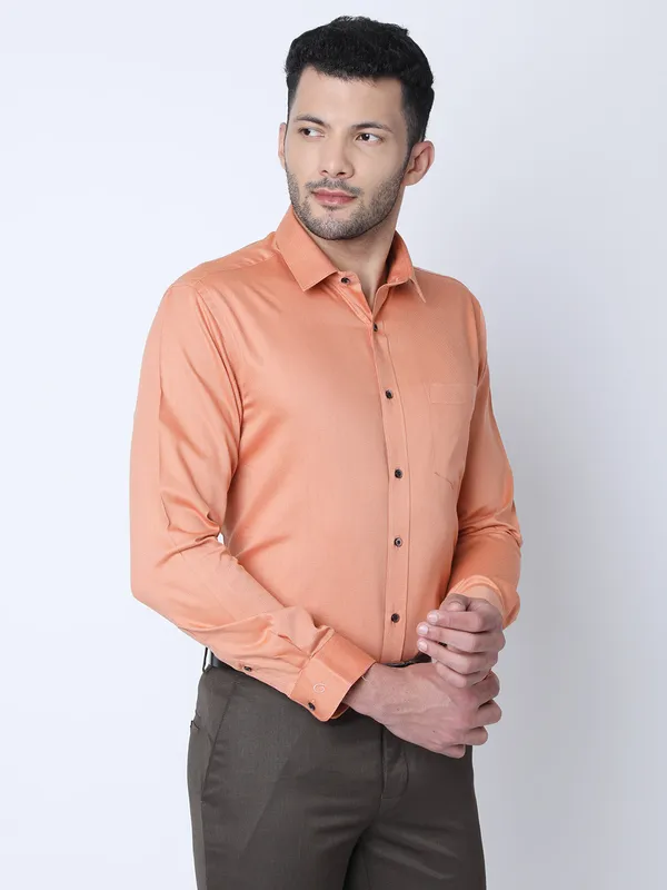 Oxemberg Men Slim Fit Solid Formal Shirt