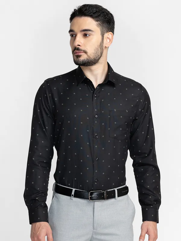 Oxemberg Men Black Slim Fit Printed Formal Shirt