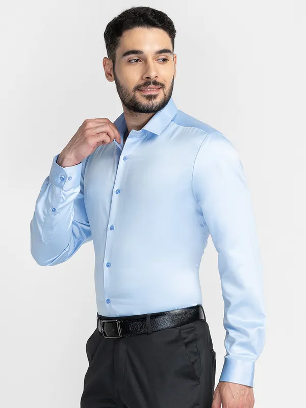 Inspiro Men Blue Slim Fit Solid Formal Shirt