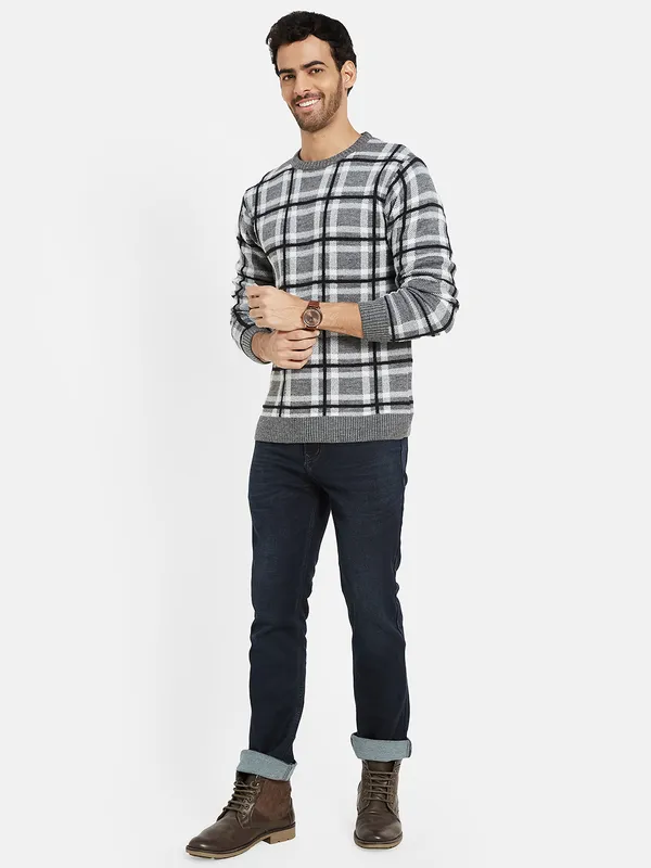 METTLE Men Grey Black Checked Pullover