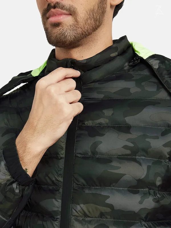 METTLE Men Charcoal Camouflage Puffer Jacket