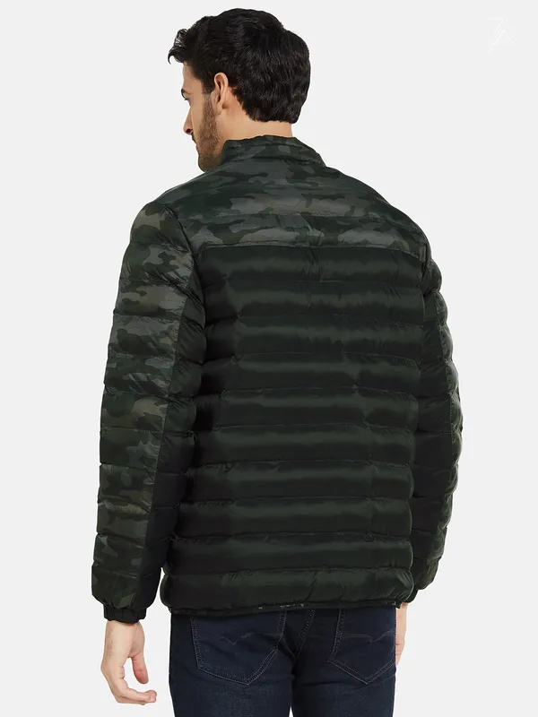 METTLE Men Charcoal Camouflage Puffer Jacket