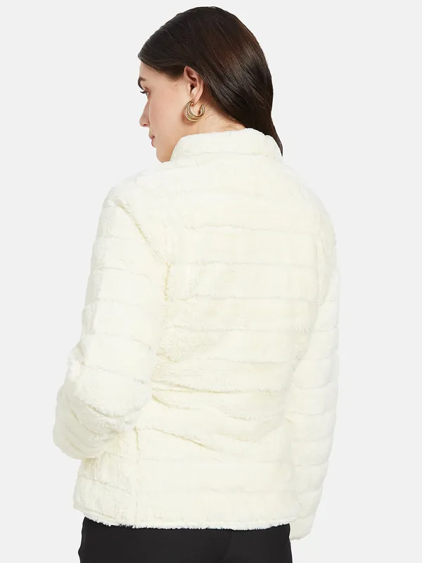 METTLE Women White Crop Puffer Jacket