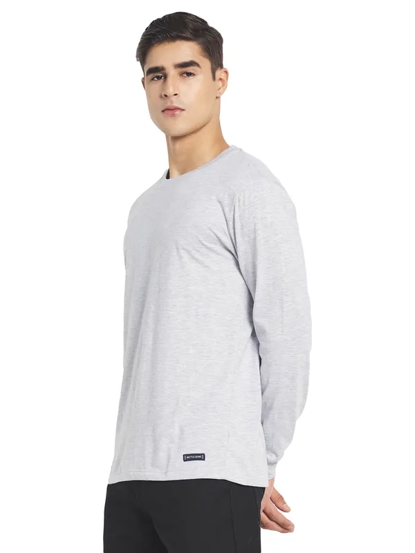 METTLE Men Grey Solid Cotton T-shirt