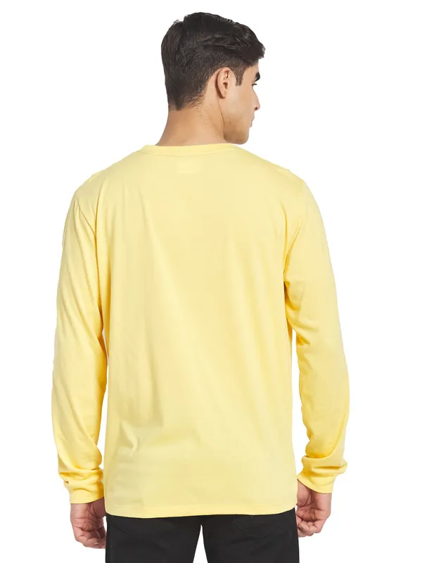 METTLE Men Yellow Solid Cotton T-shirt