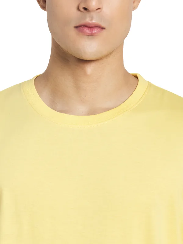 METTLE Men Yellow Solid Cotton T-shirt