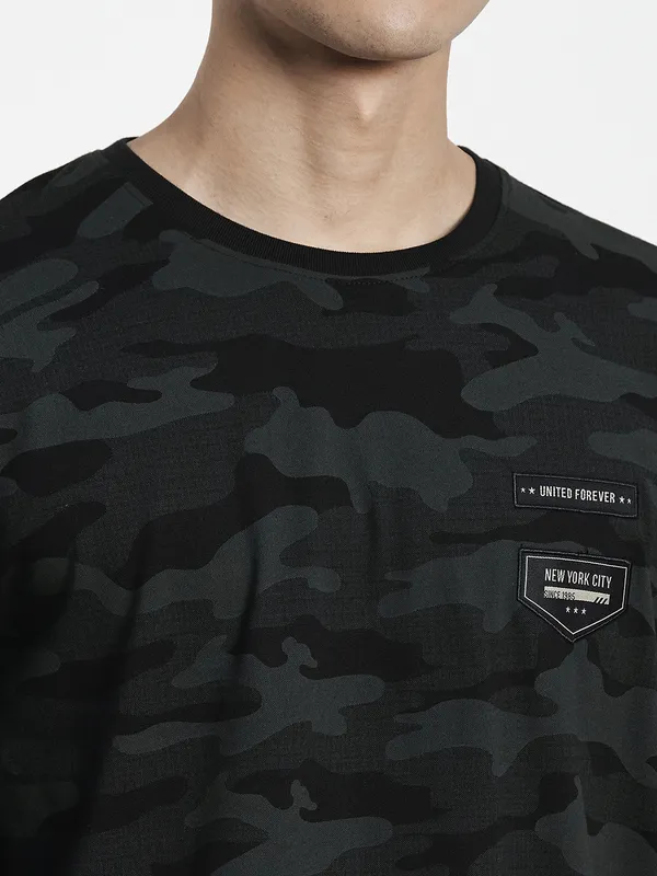 Men Black Camouflage Printed T-shirt