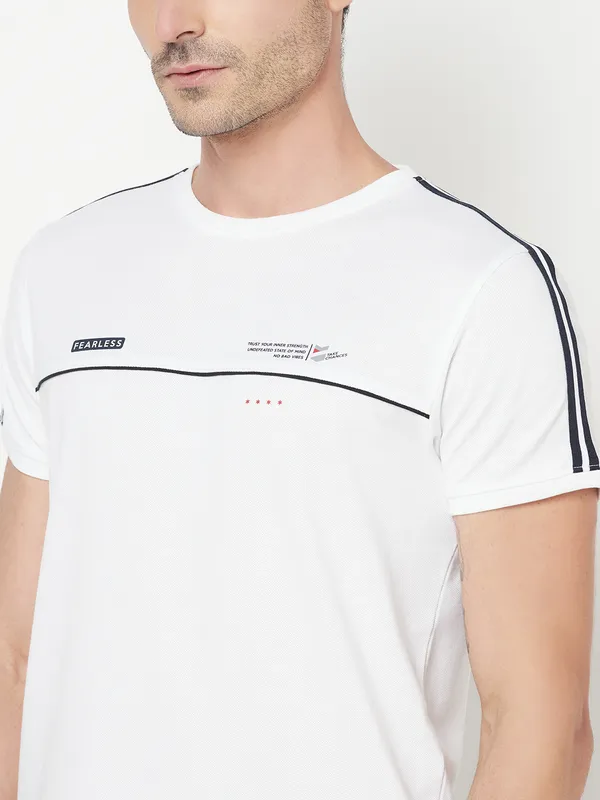 Octave Men White Solid Cotton T-shirt