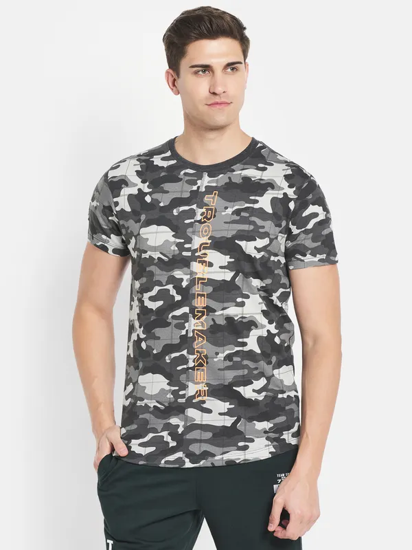 Octave Men Black Printed Raw Edge T-shirt