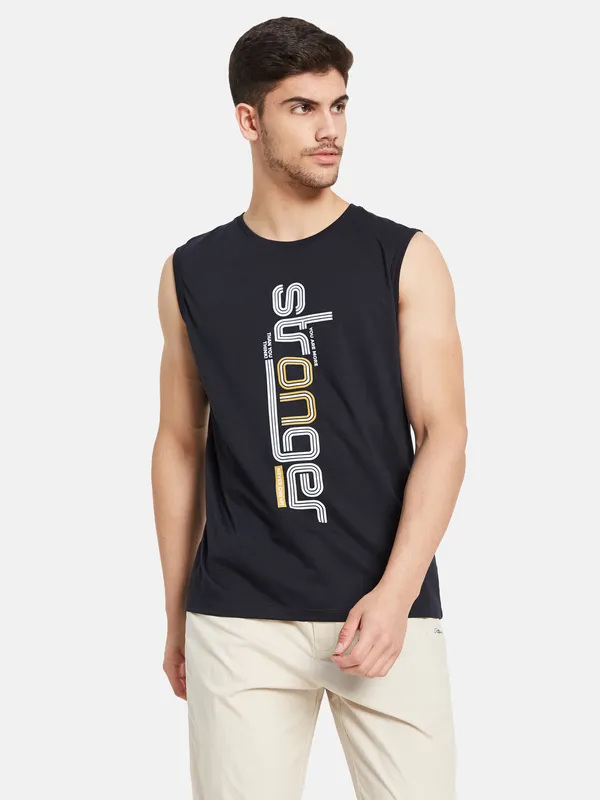 Typographic Print Sleeveless T-shirt