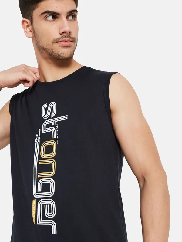 Typographic Print Sleeveless T-shirt