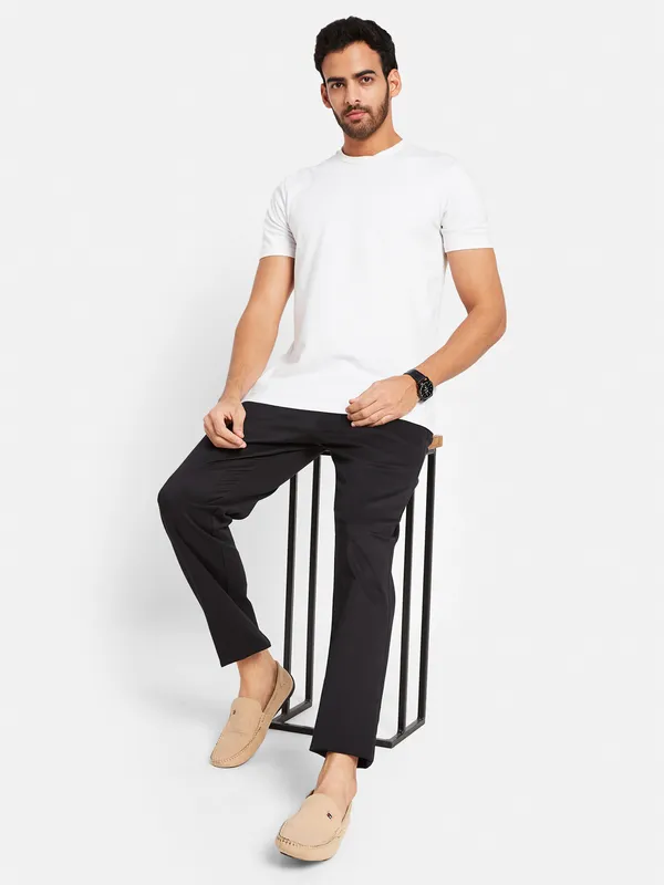 Octave Men Mid-Rise Cotton Chinos