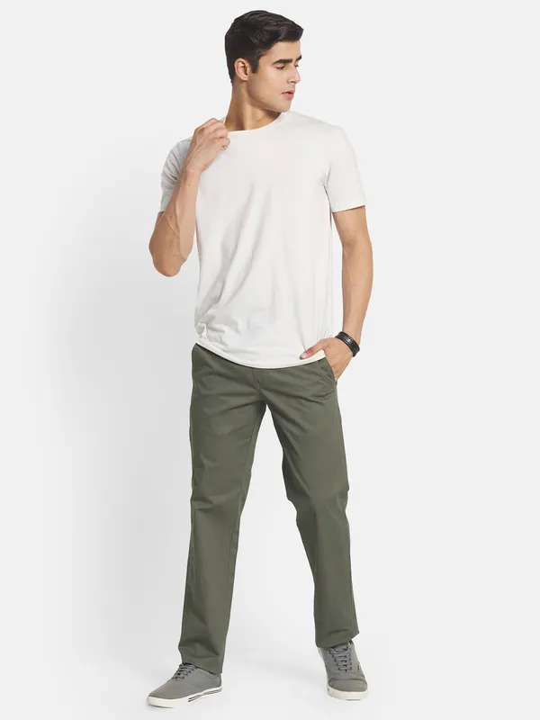 Men Olive Green Chinos Trouser