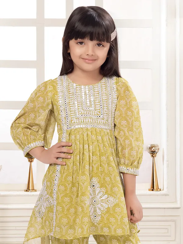 Alluring pista green georgette salwar suit