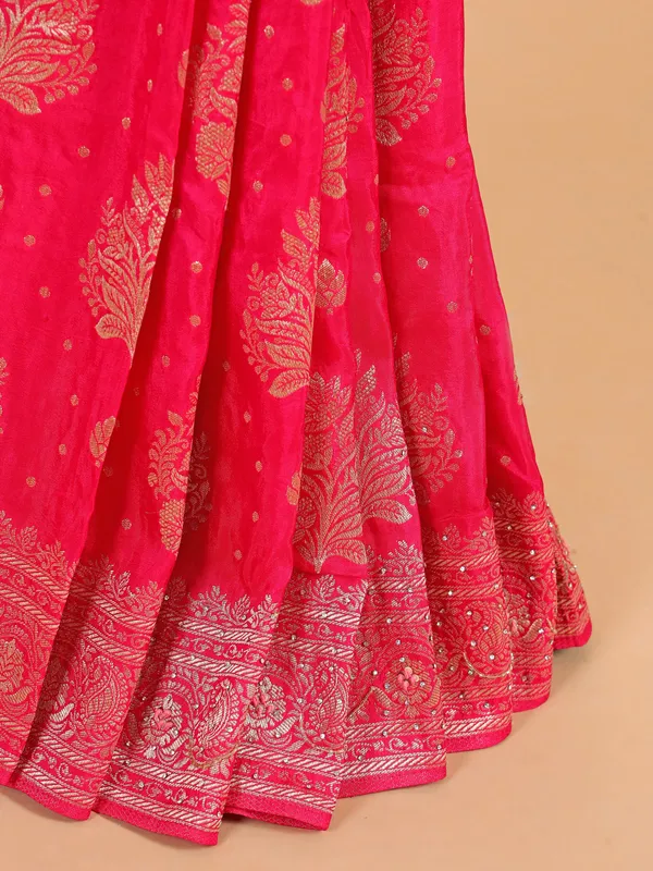 Alluring red silk saree with zari work