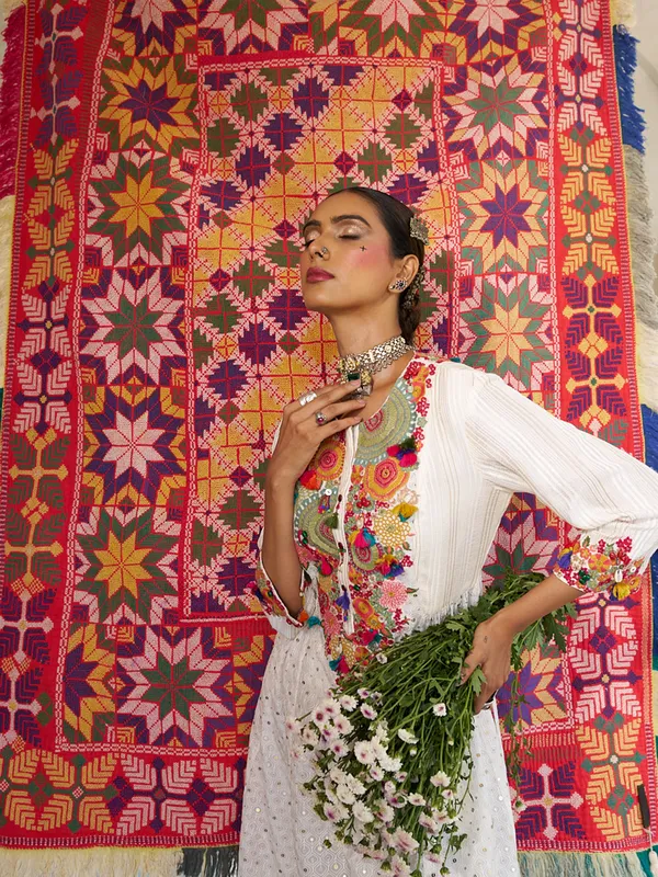 Amazing white silk palazzo suit