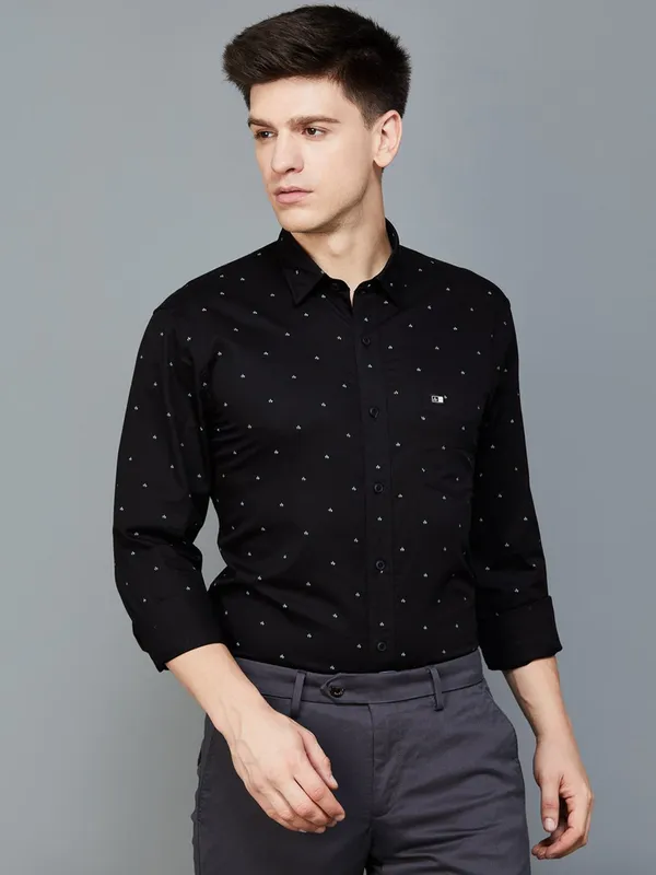 Arrow printed black cotton shirt