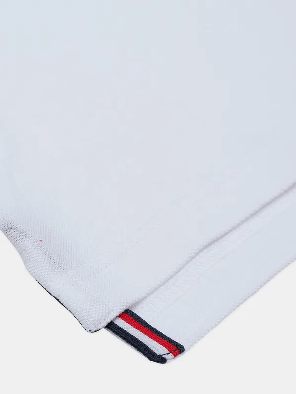 Arrow printed white men t shirt in cotton
