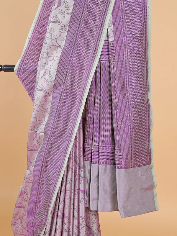 Attractive silk pink saree with print