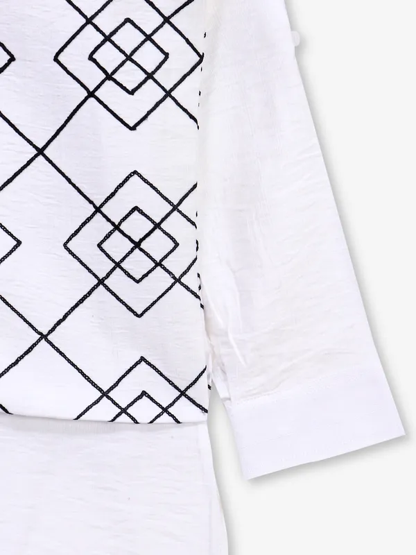 Attractive white cotton waistcoat set