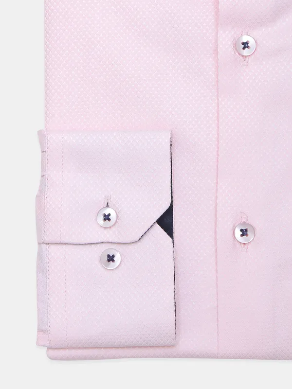 Avega pink color printed slim fit cotton shirt