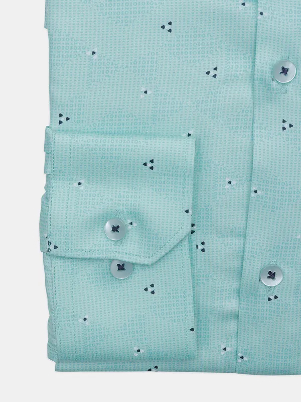 Avega pista green slim fit cotton shirt