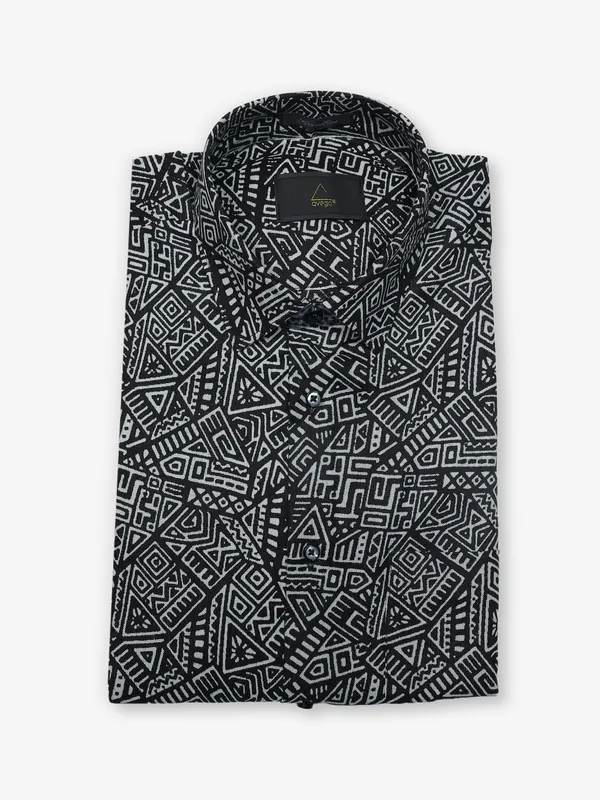 AVEGA printed black linen shirt