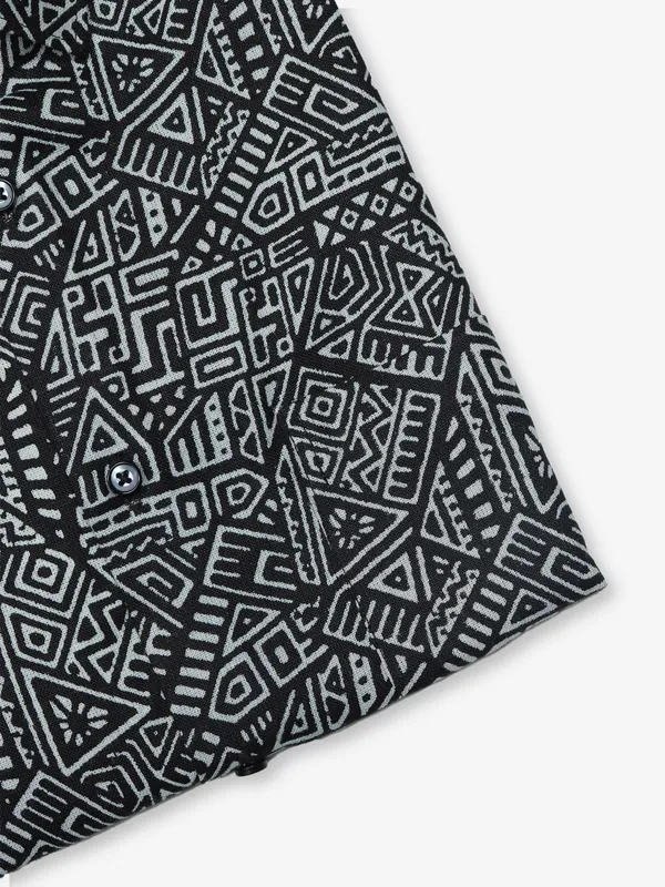AVEGA printed black linen shirt