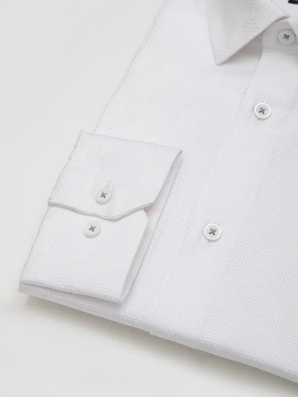 Avega white plain cotton formal shirt