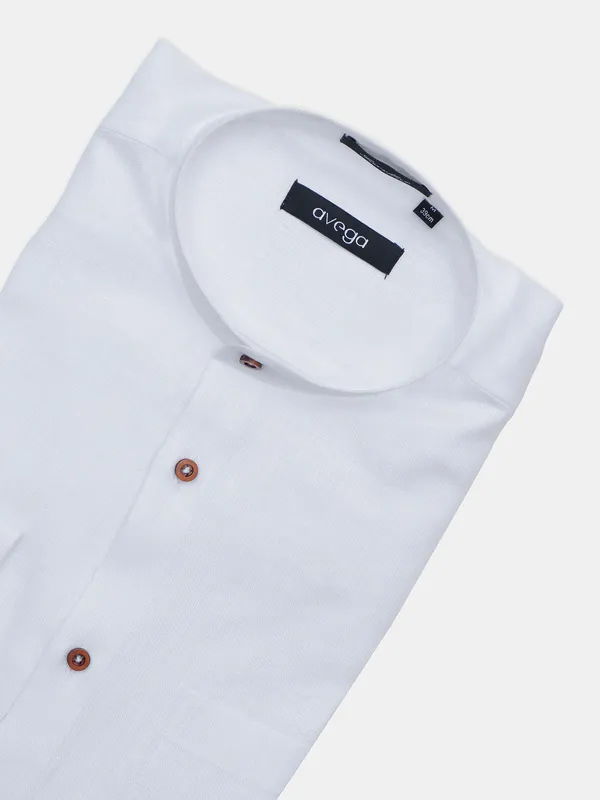 Avega white solid linen slim fit shirt