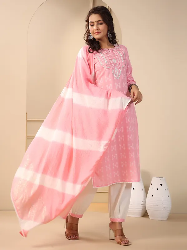 Baby pink casual printed kurti set