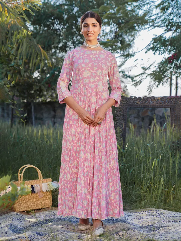 Baby pink printed long kurti