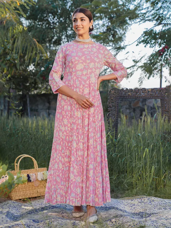 Baby pink printed long kurti