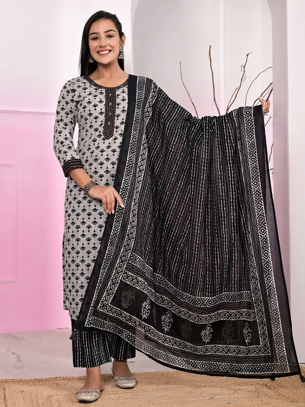 Beautiful light grey cotton kurti set