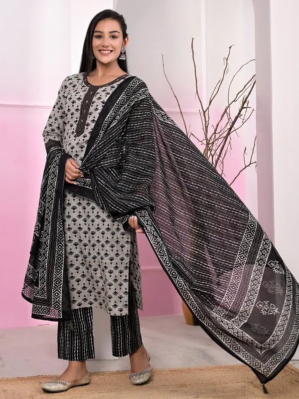 Beautiful light grey cotton kurti set