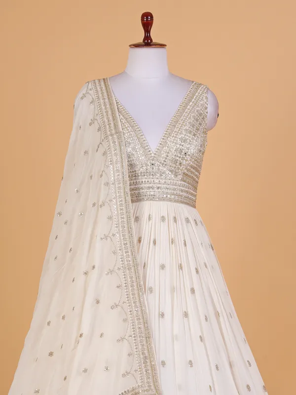 Beautiful off-white georgette anarkali suit