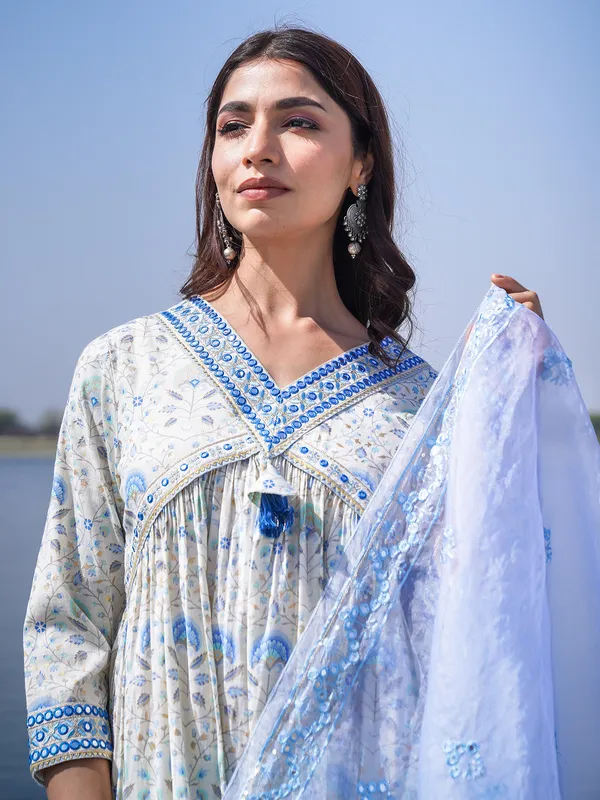 Beautiful white and blue palazzo set