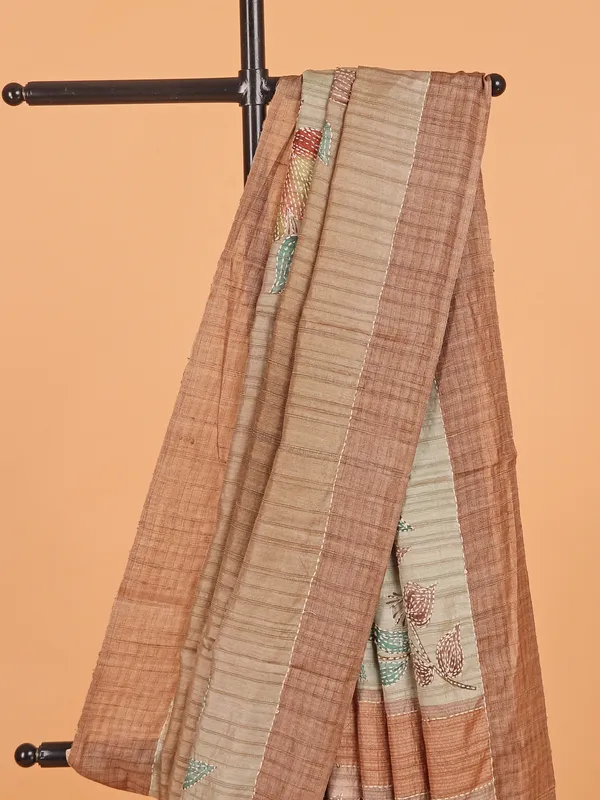 Beige cotton printed saree for women