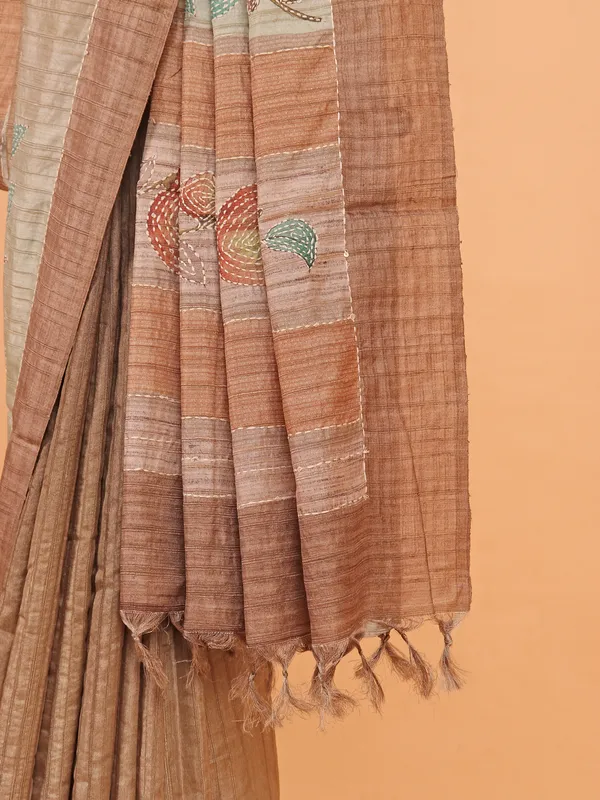 Beige cotton printed saree for women