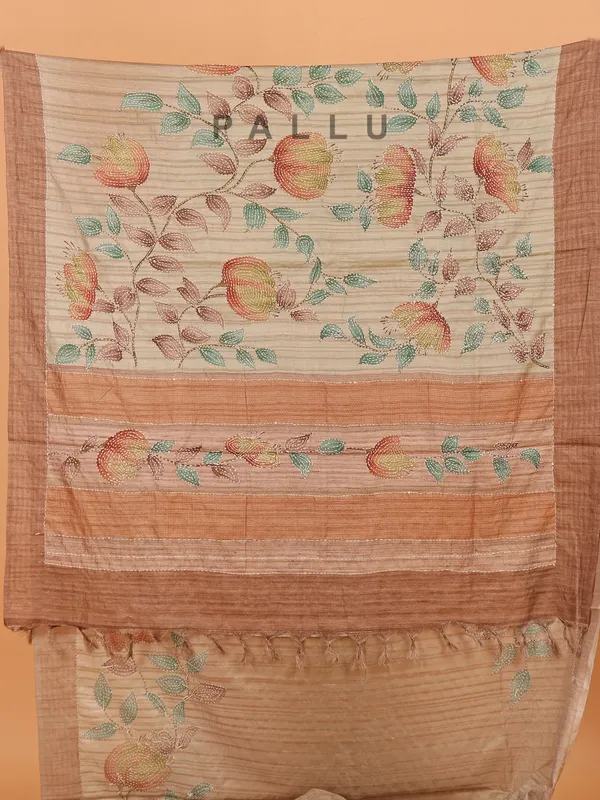 Beige cotton printed saree for women