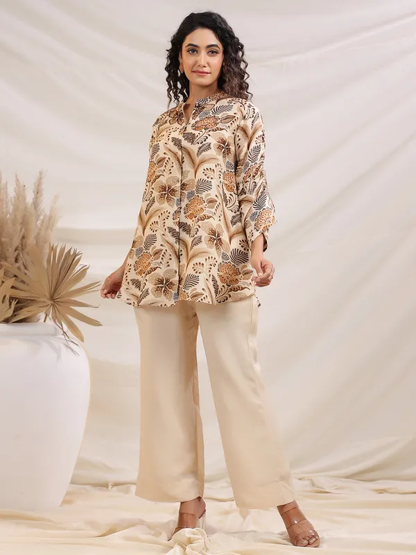 Beige linen co-ord set with print