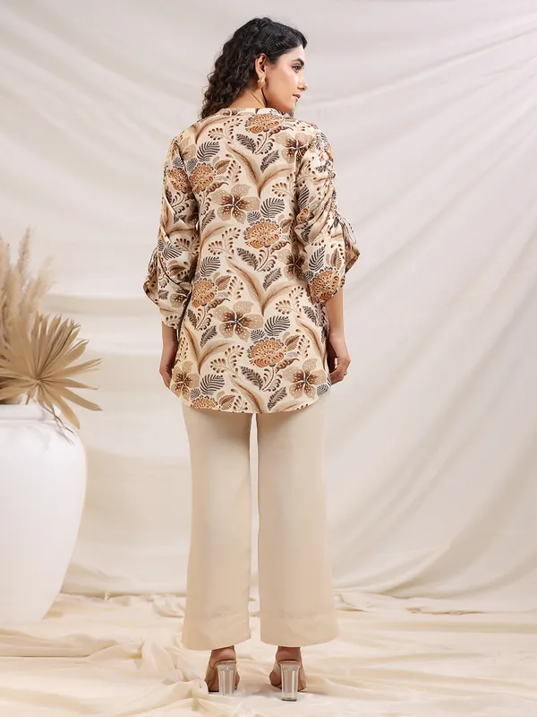 Beige linen co-ord set with print