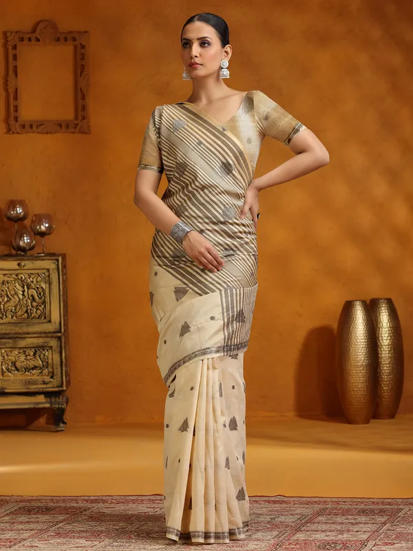 Beige silk saree with beautiful motif