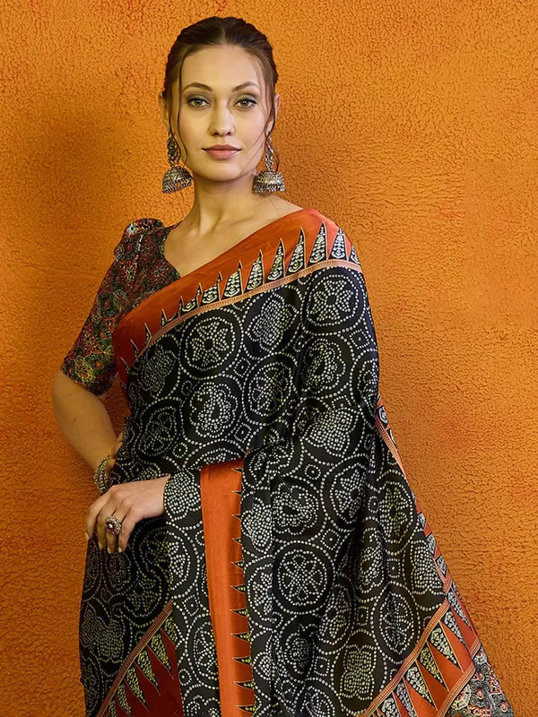 Black bhagalpuri silk saree in printed for women