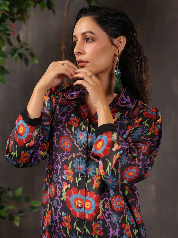 Black cotton printed cotton casual top