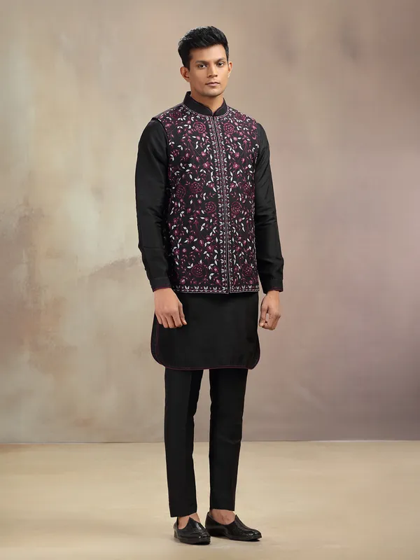 Black cotton waistcoat set with embroidery