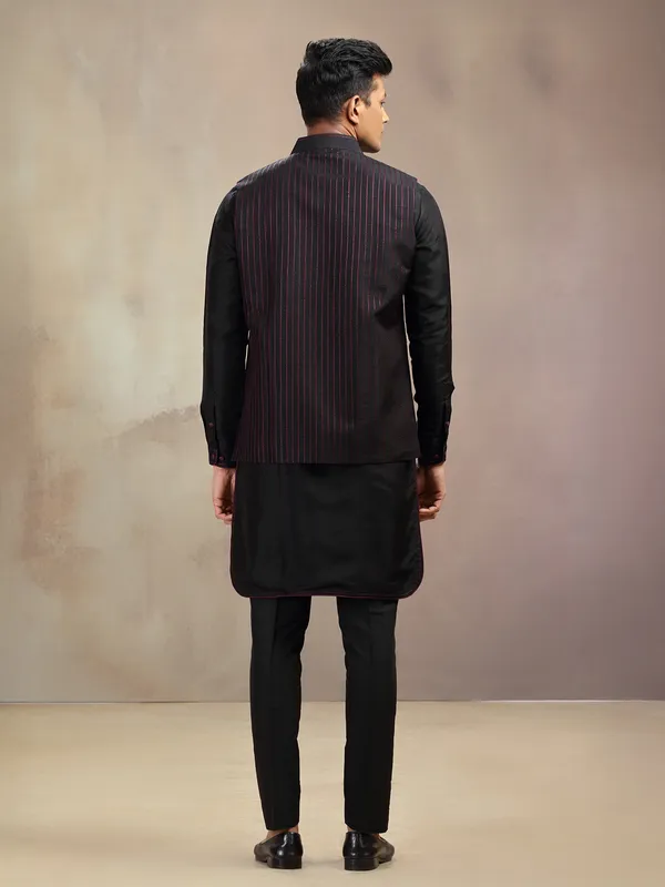 Black cotton waistcoat set with embroidery