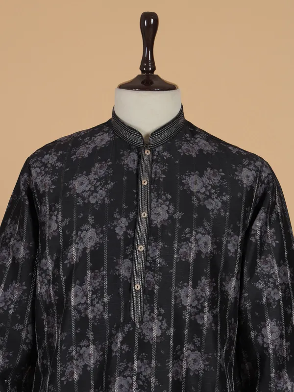 Black floral printed cotton kurta suit for men