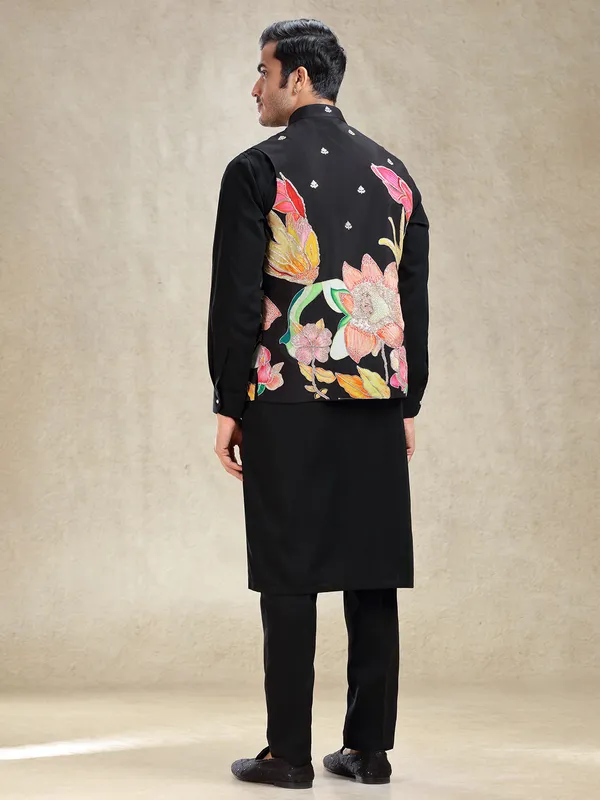Black hand printed kurta jacket set for charming look